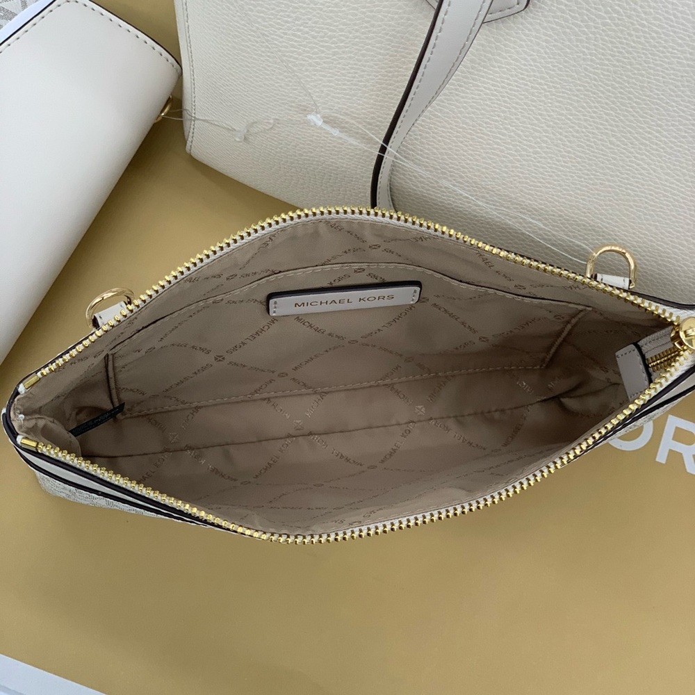 Michael Kors Kimberly LG 3 in 1 Tote Light… - Picture 14 of 16